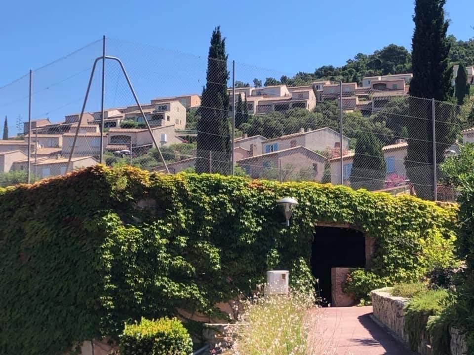 10 A 12 Pers Famille Amateurs Randonnee Boulouris Panorama Saint Raphael Tennis Piscine Partage Eksteriør billede